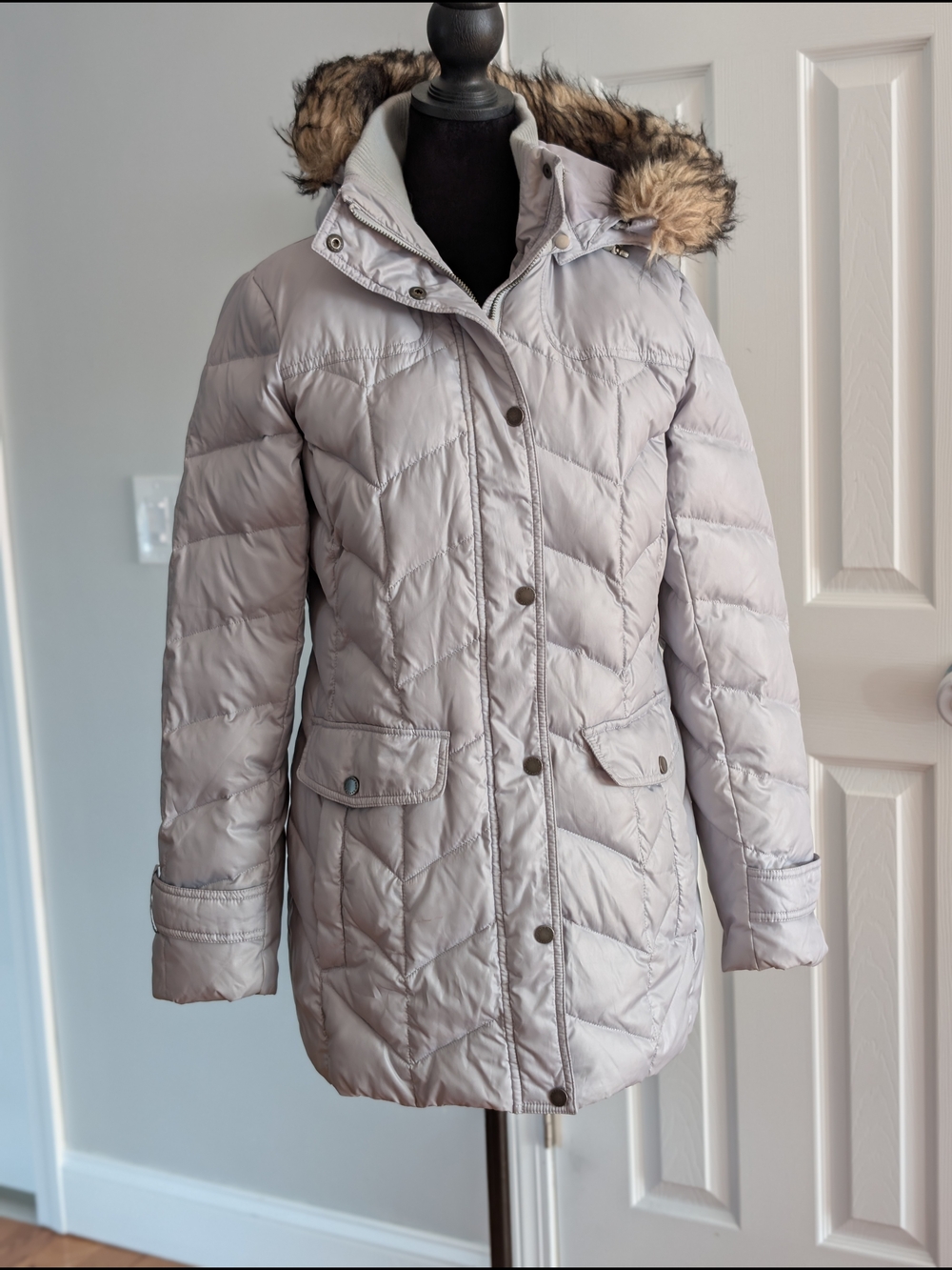 Lands' End Gray Chevron Quilted Down Puffer Jacket with Faux Fur Hood Size S 6-8